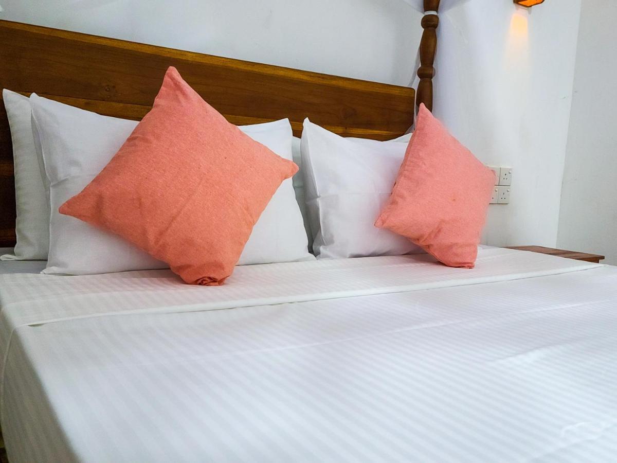 Woodholic Homestay Sigiriya Buitenkant foto