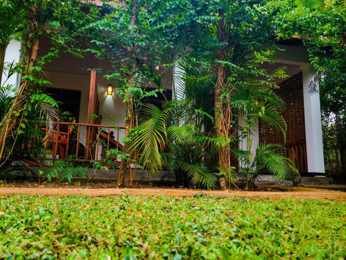 Woodholic Homestay Sigiriya Buitenkant foto