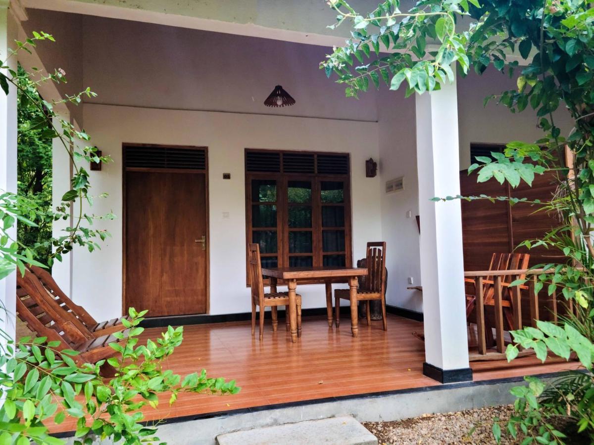 Woodholic Homestay Sigiriya Buitenkant foto