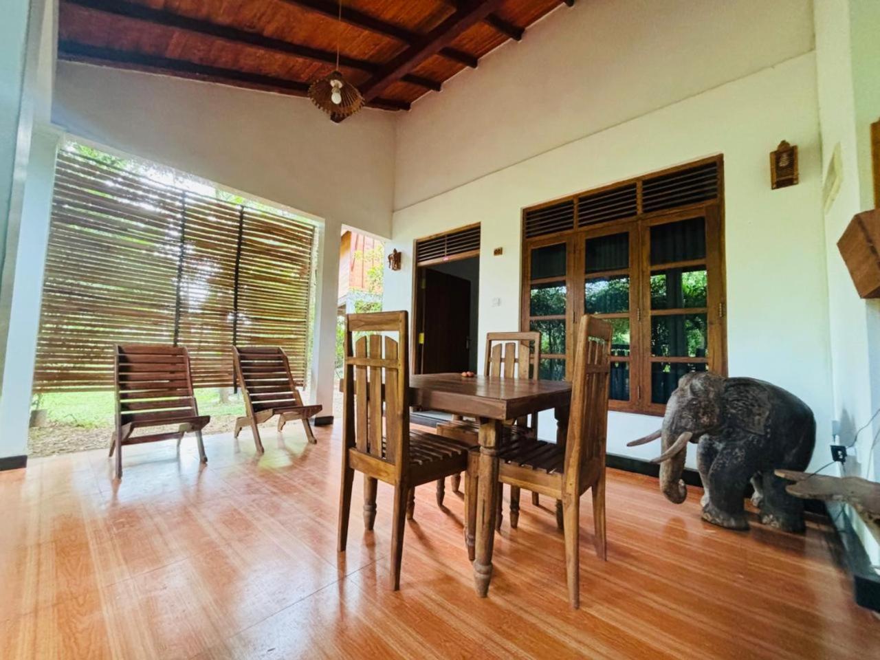 Woodholic Homestay Sigiriya Buitenkant foto