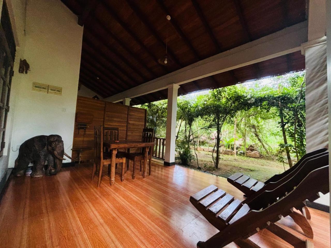 Woodholic Homestay Sigiriya Buitenkant foto