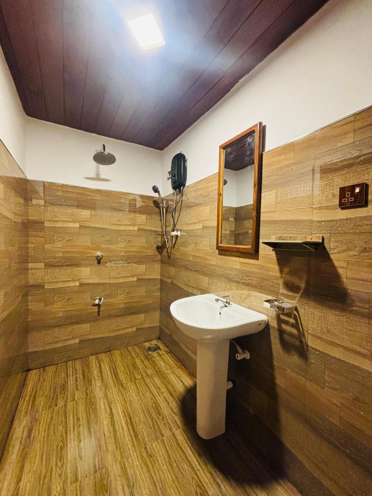 Woodholic Homestay Sigiriya Buitenkant foto